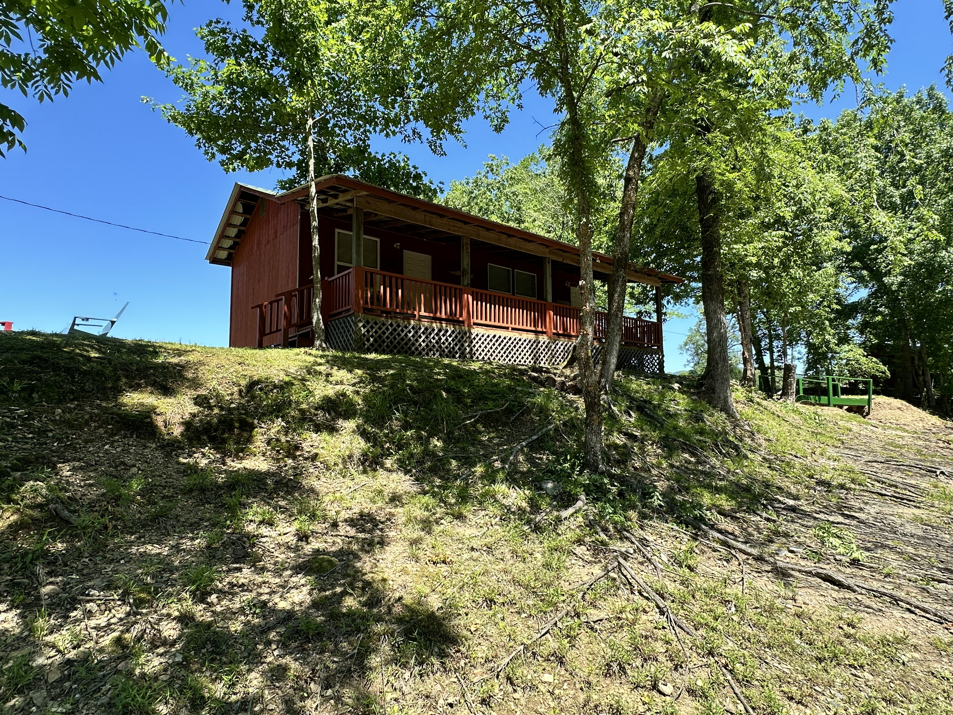 Fancy Hill Cabins & RV Park